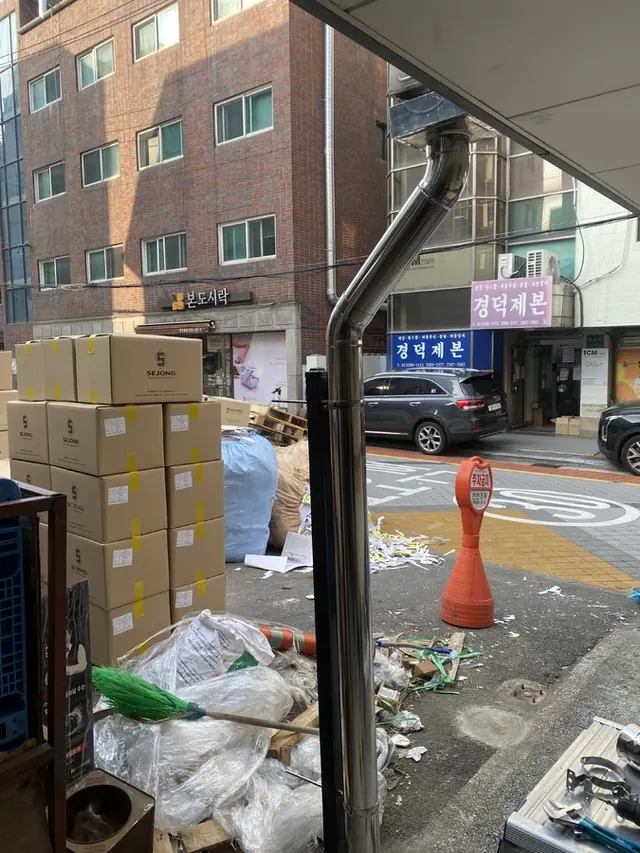 볼라드종류 - 탄성형 볼라드 설치 현장